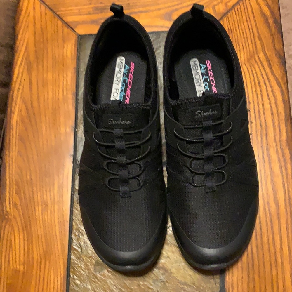 Ladies Skechers shoes size 10 black